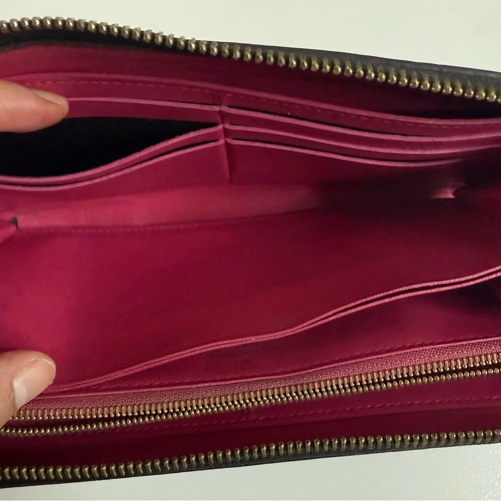 Louis Vuitton Portefeuille Comete Long Bifold Wallet Taurillon